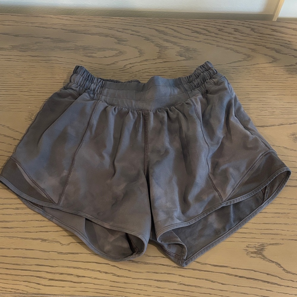 Lululemon Hotty Hot Low-Rise Lined Short 4”